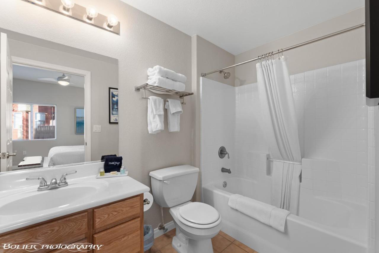 Hawk Ridge Two Bedroom Condo By Cool Properties 메스키트 외부 사진