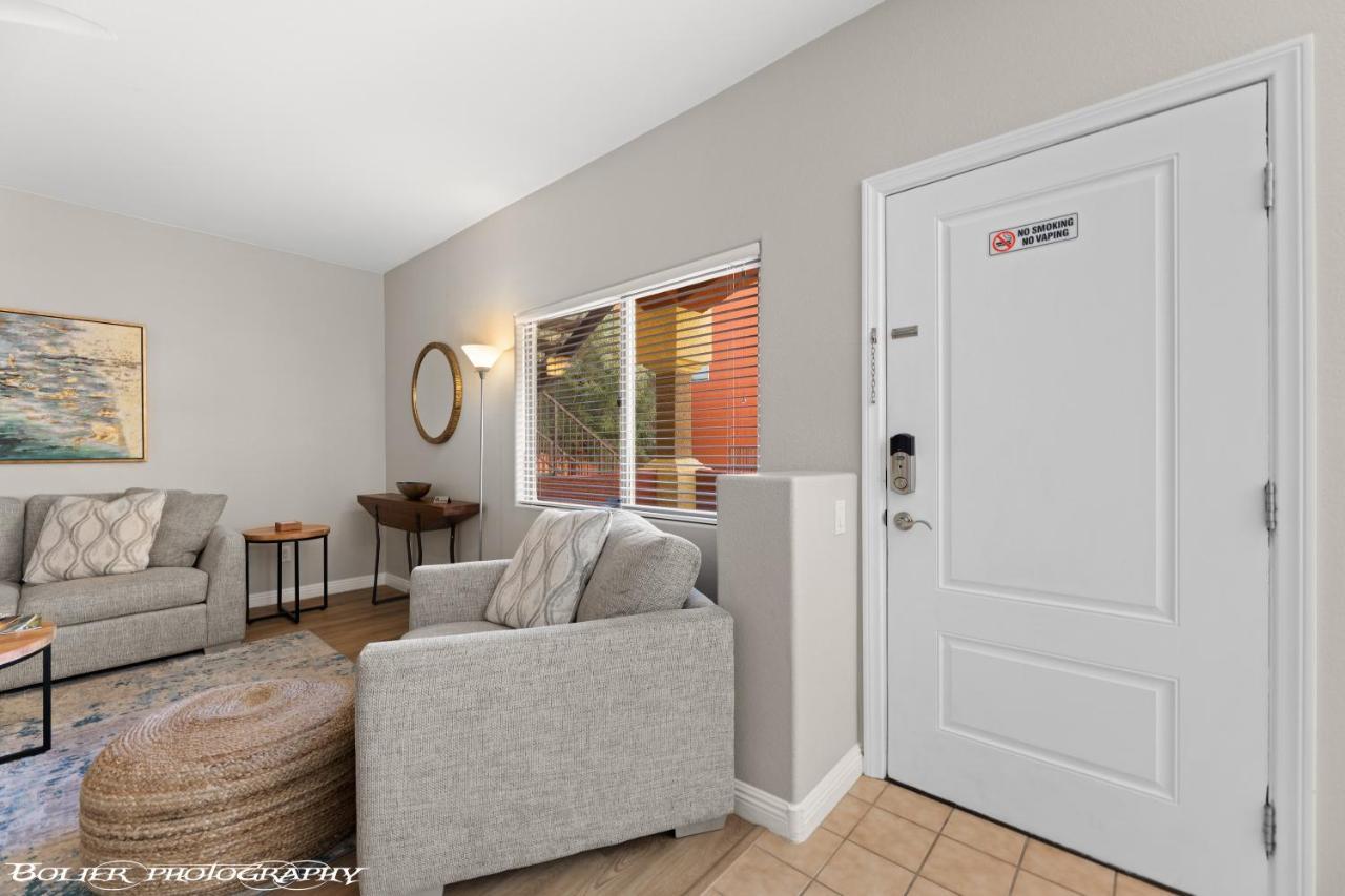 Hawk Ridge Two Bedroom Condo By Cool Properties 메스키트 외부 사진